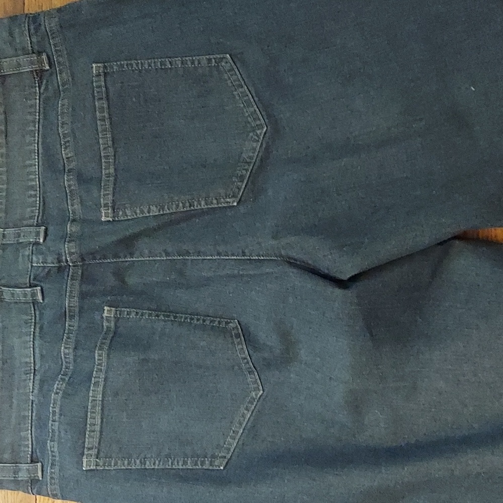 Eileen Fisher Lightweight M Straight Leg Jeans, Light Rinse, Double Button Waist - Picture 4 of 6